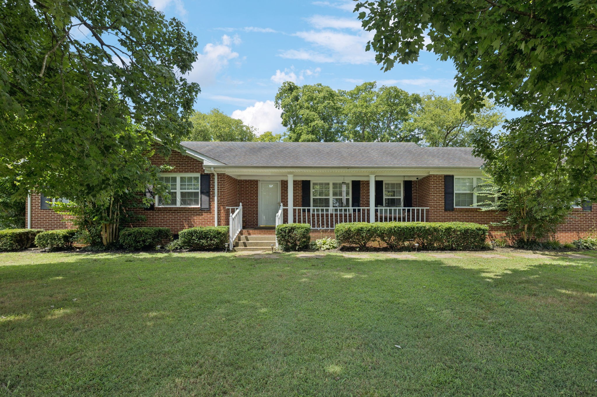 407 Mockingbird Dr