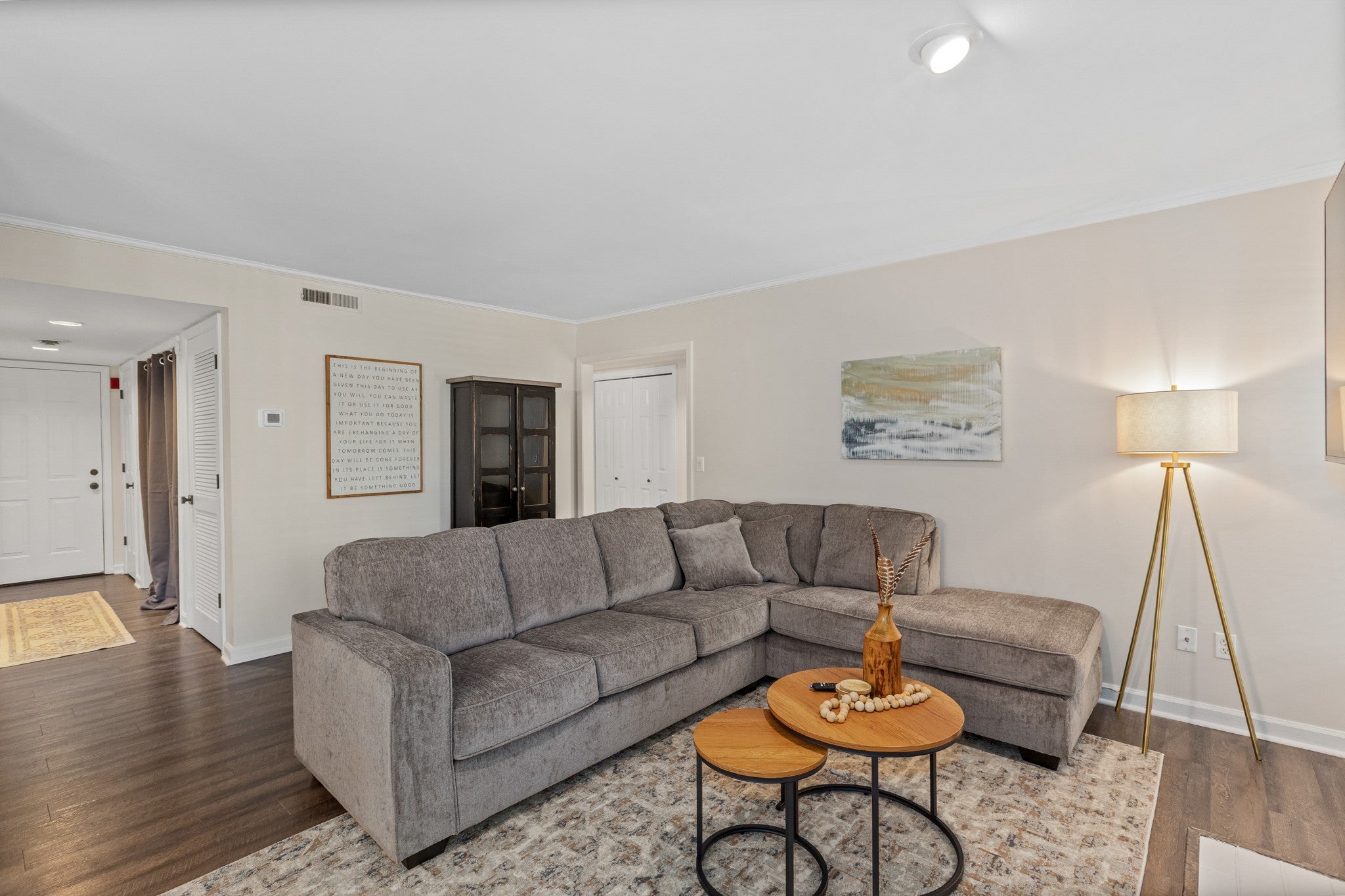 2-bed home for rent in Nashville, TN 37215, 213 Hillsboro Pl 213 Hillsboro Pl, Nashville TN 37215 2-bed home, photo 5 of 24