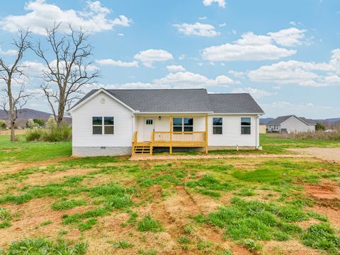 Photo of 166 Plum Creek Road, Sparta, TN 38583 (MLS # 3150037)