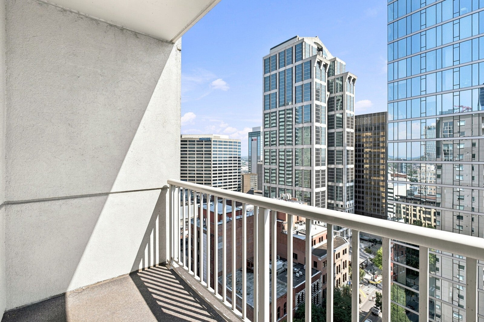 555 Church St 2103