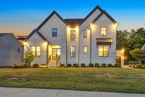 647 Concord Dr Gallatin TN 37066