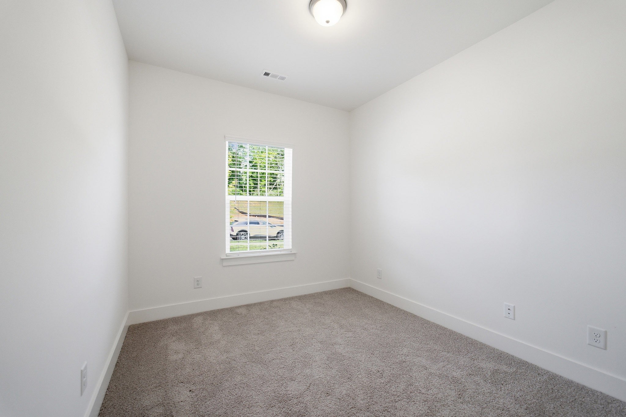 6 Fairlawn Dr