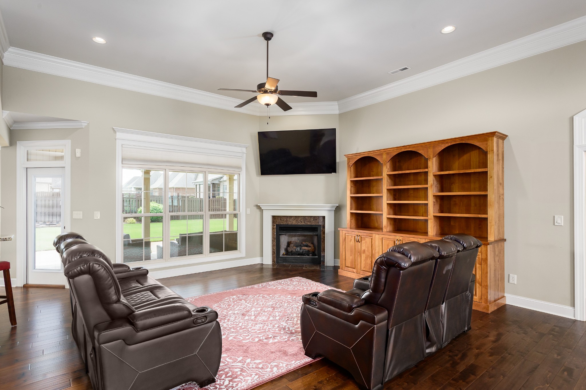 1206 Woodridge Ct