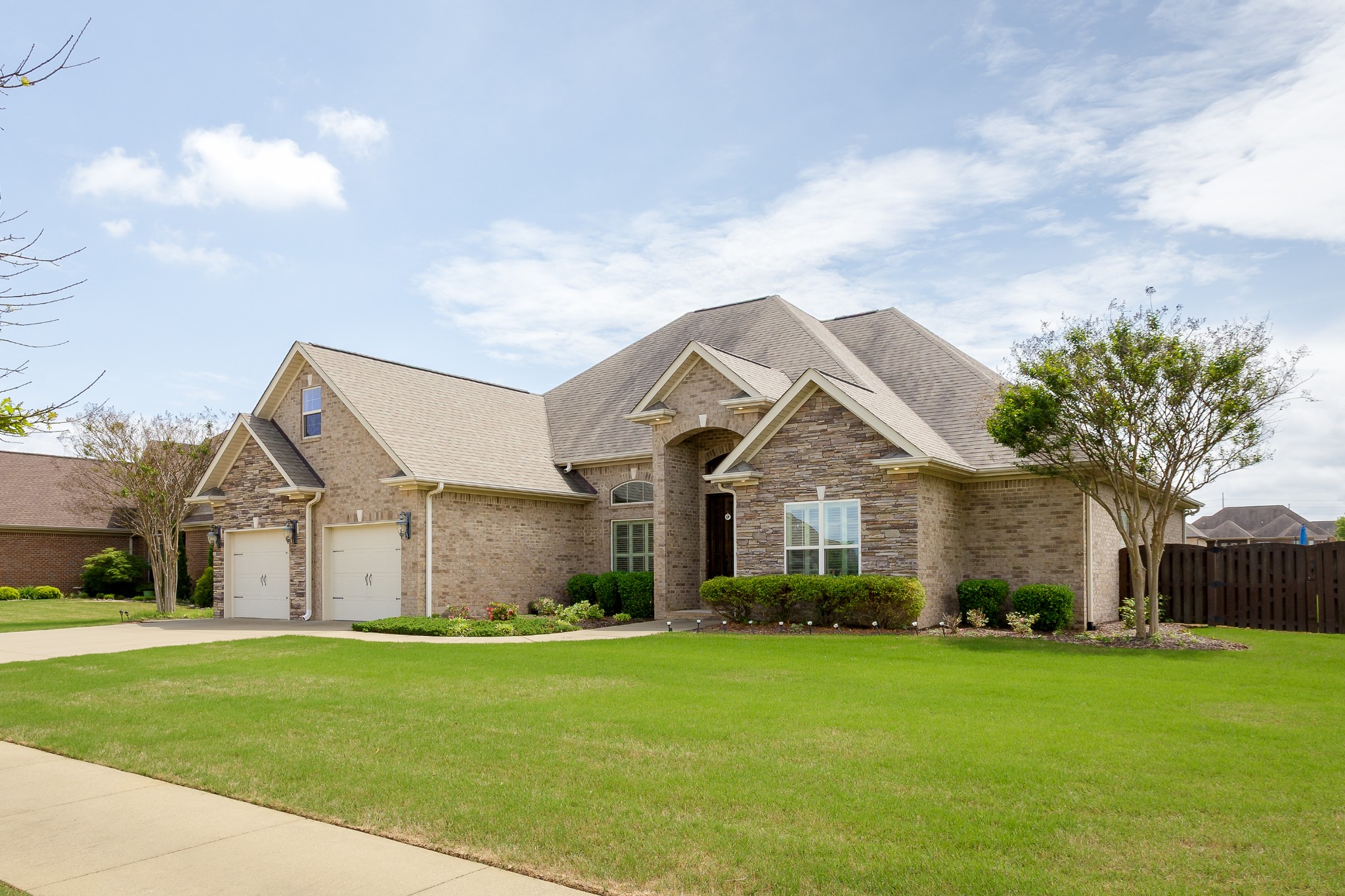 1206 Woodridge Ct