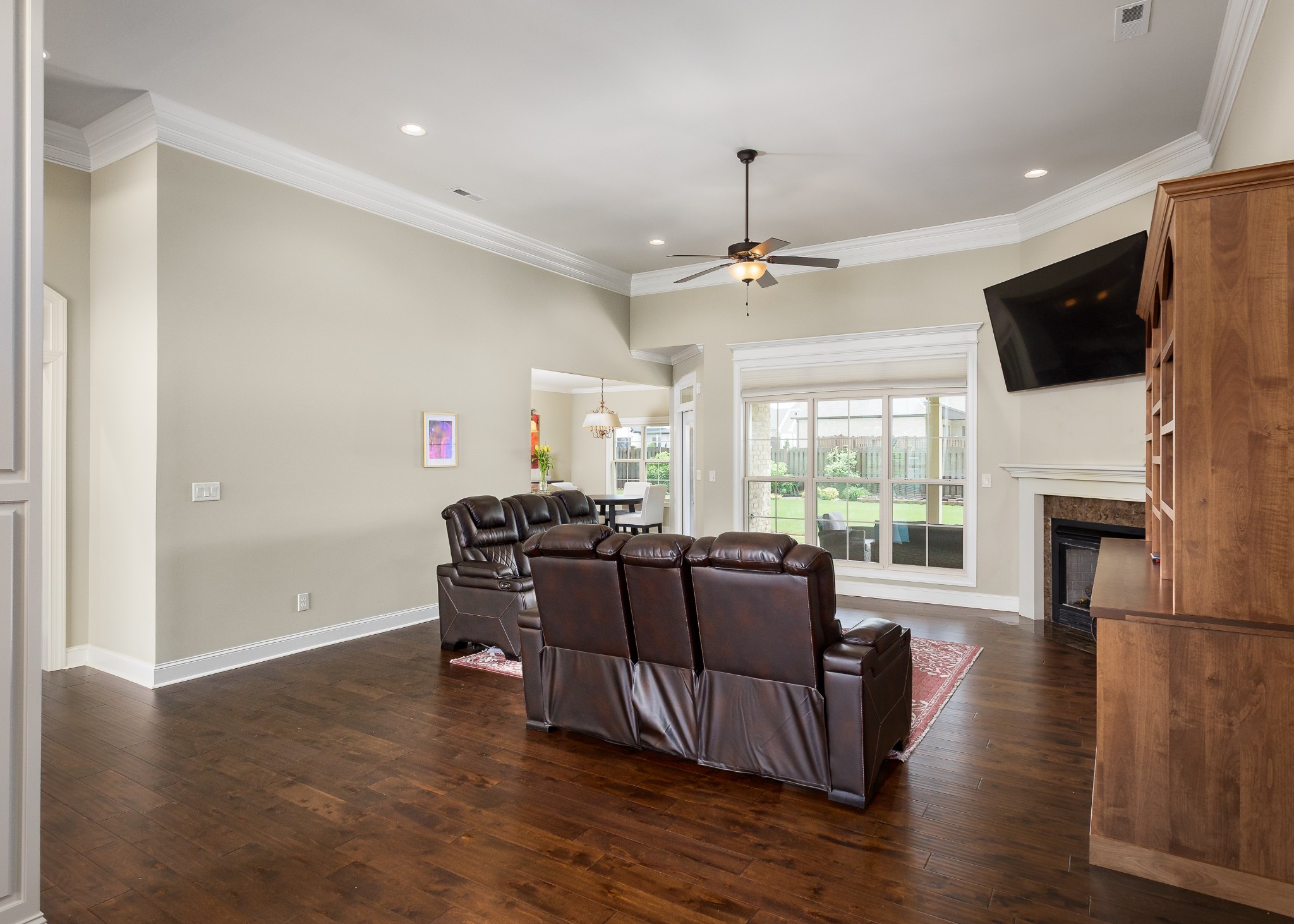 1206 Woodridge Ct