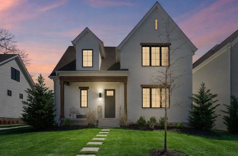 Photo of 128 37th Ave N, Nashville, TN 37209 (MLS # 3139086)