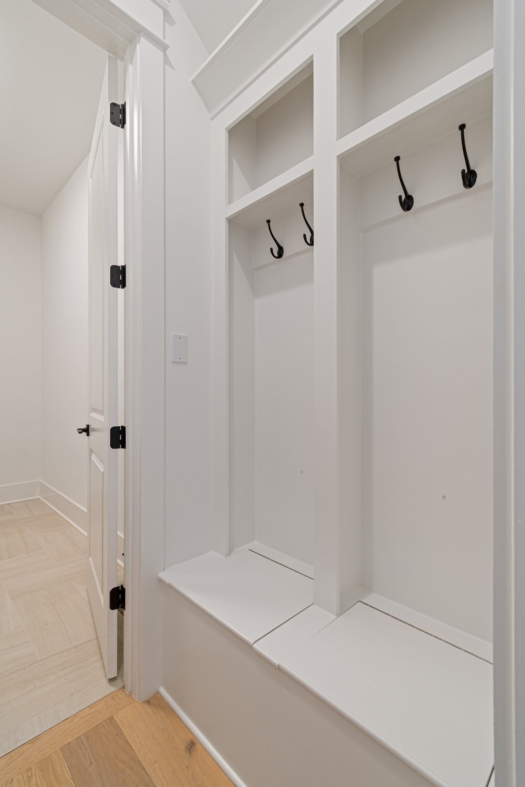 Nolensville, Tennessee 37135, United States, 5 Bedrooms Bedrooms, ,6 BathroomsBathrooms,Residential,Active,93945