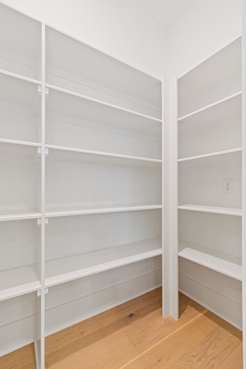 Nolensville, Tennessee 37135, United States, 5 Bedrooms Bedrooms, ,6 BathroomsBathrooms,Residential,Active,93945