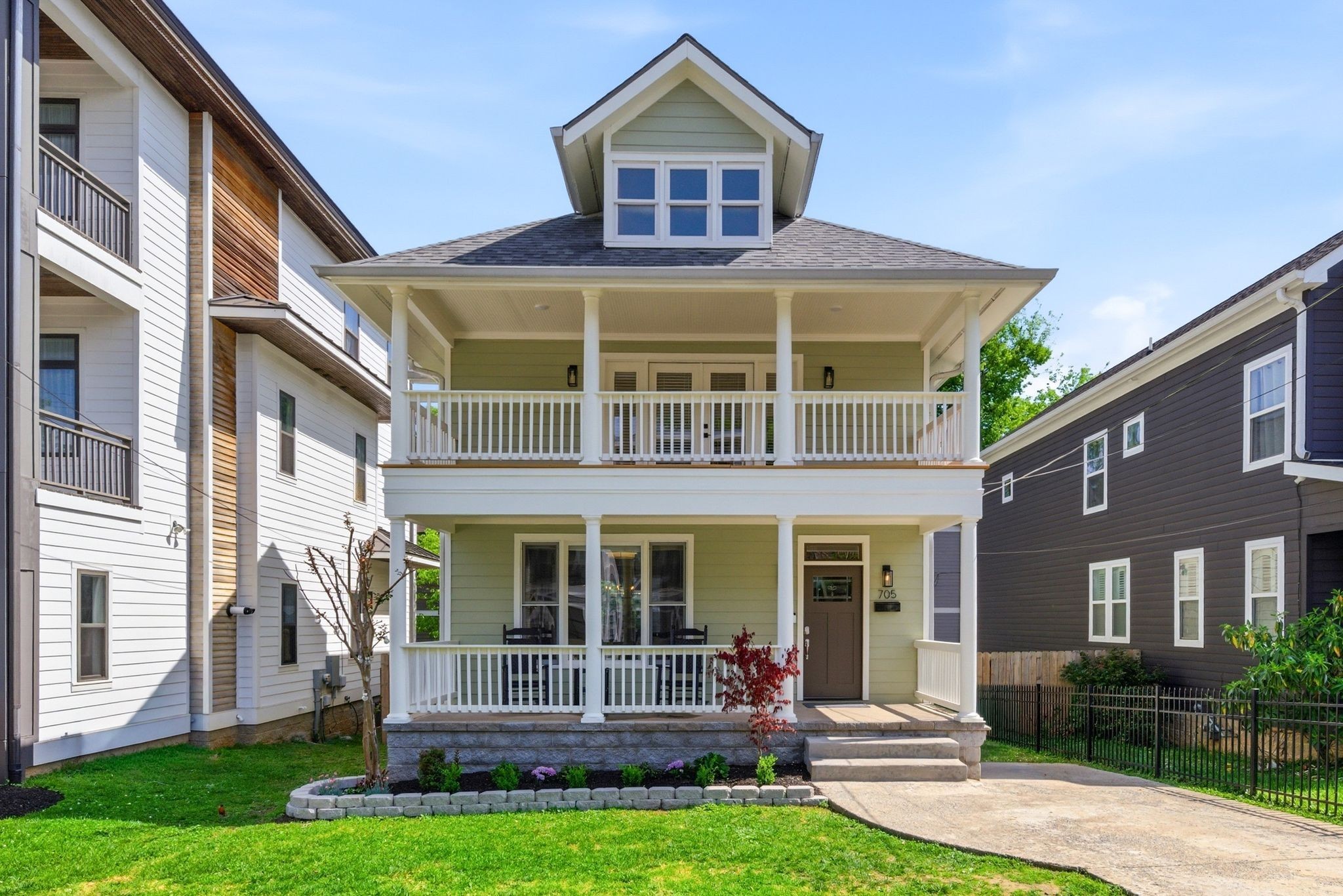 705 Buchanan St