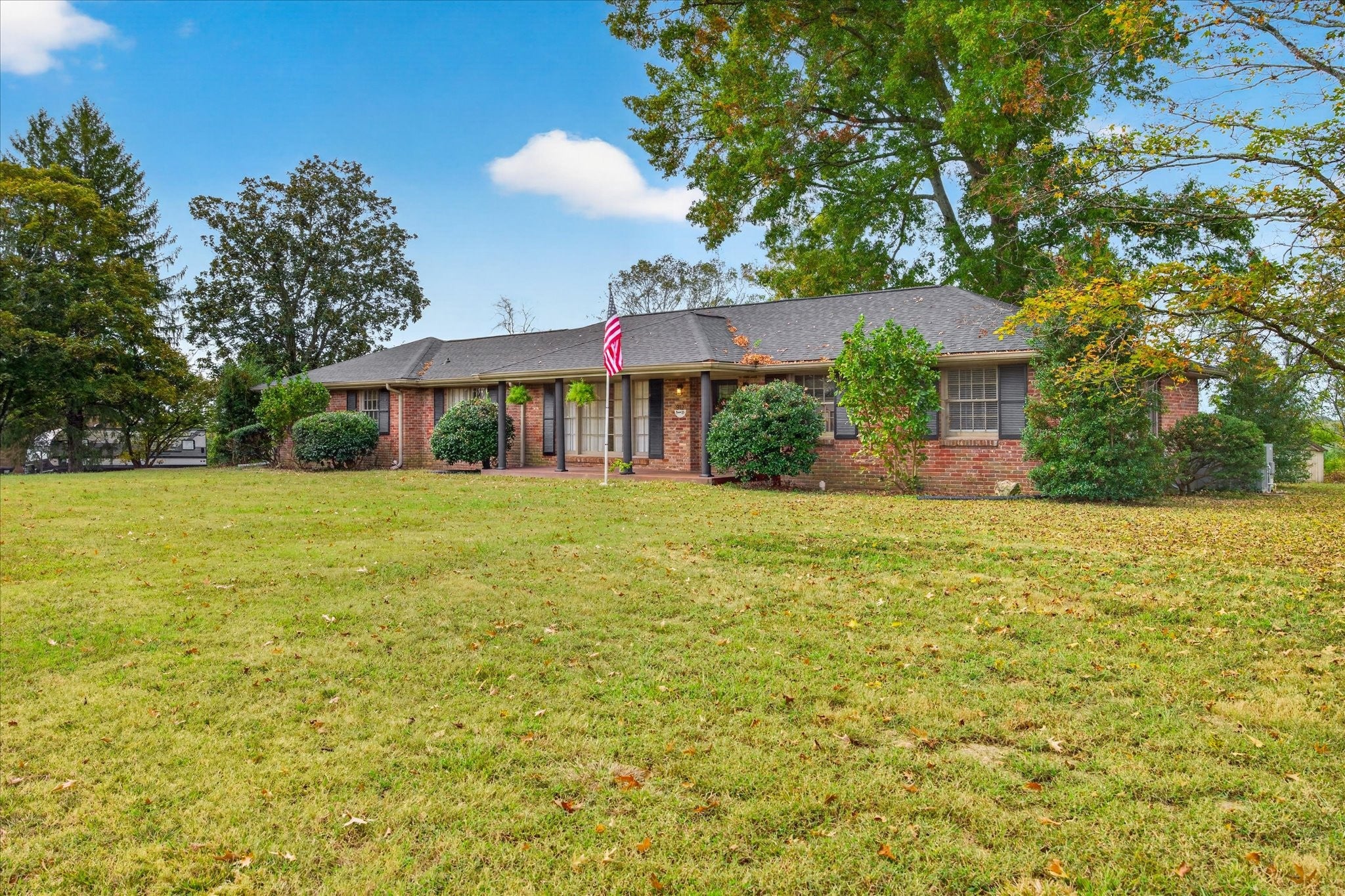 912 Beacon Dr