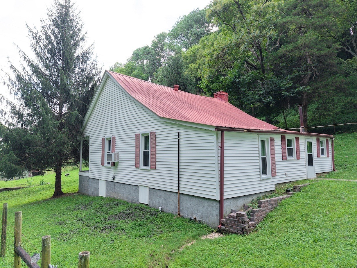 546 Womack Hollow Rd