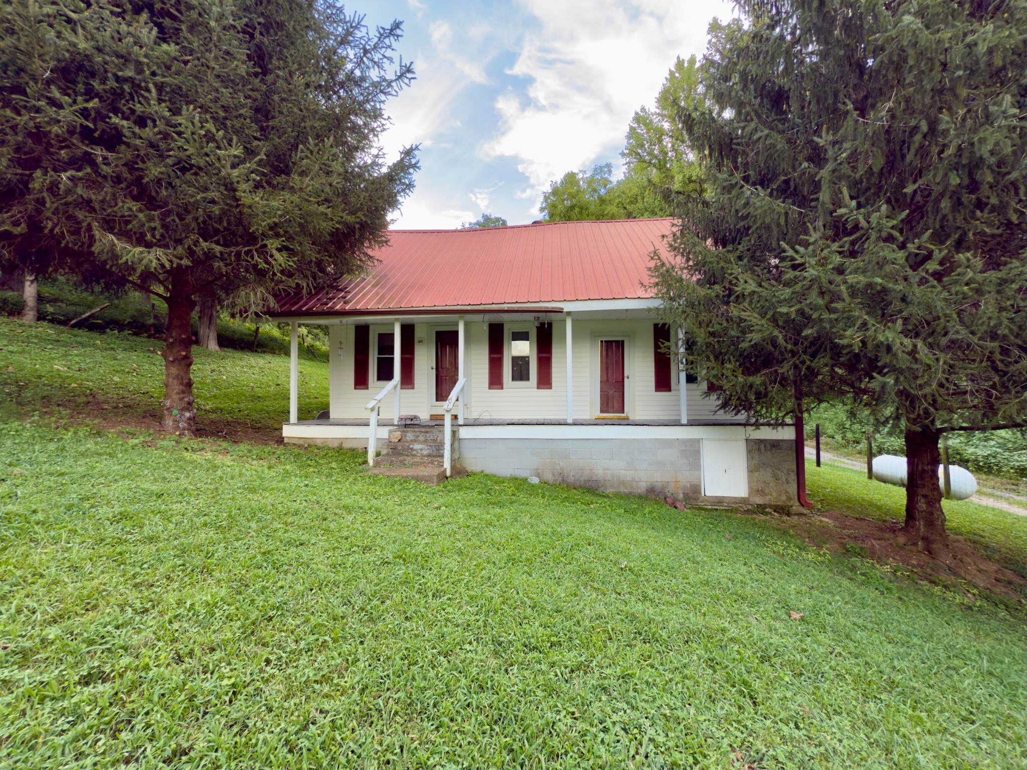 546 Womack Hollow Rd