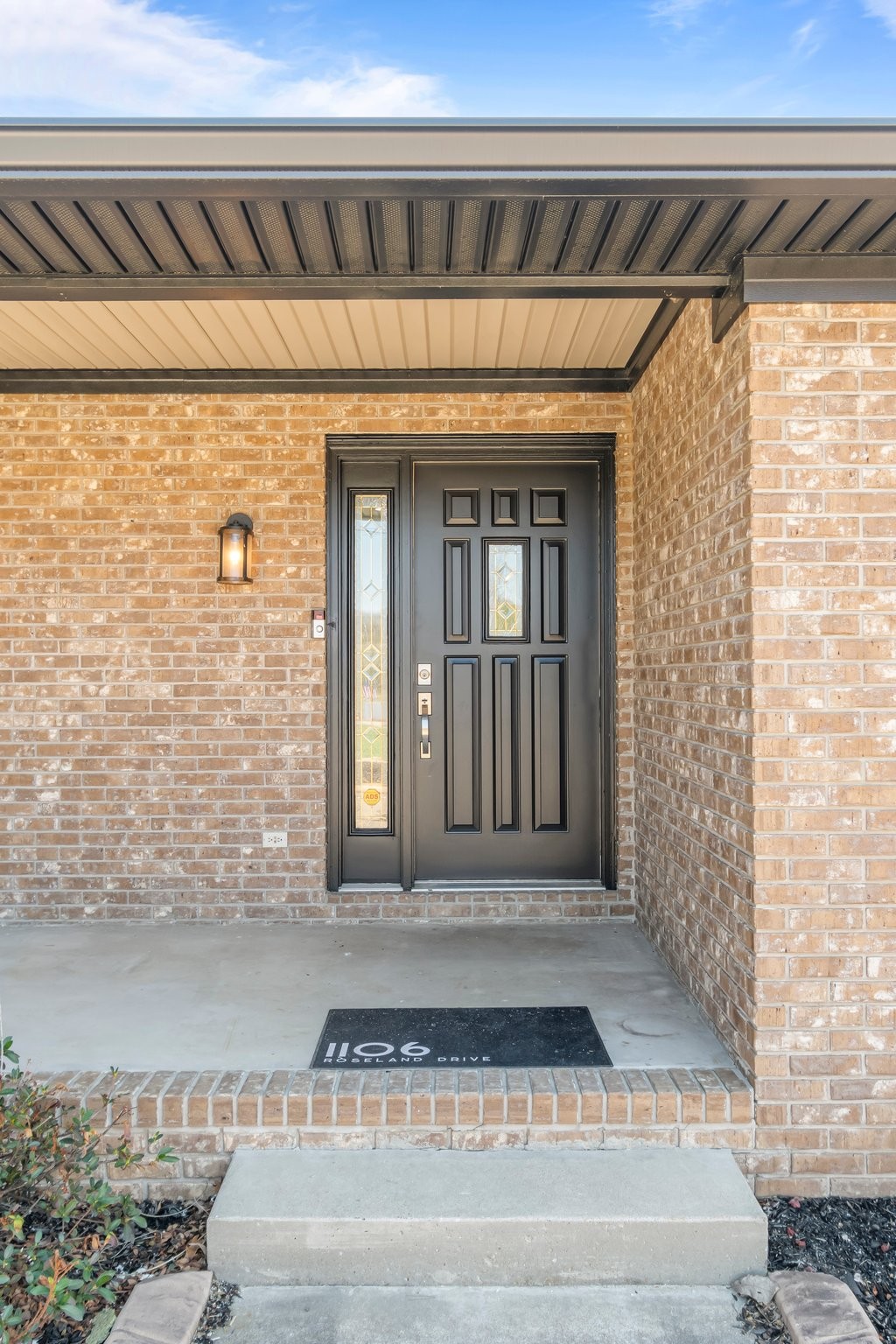 1106 Roseland Dr