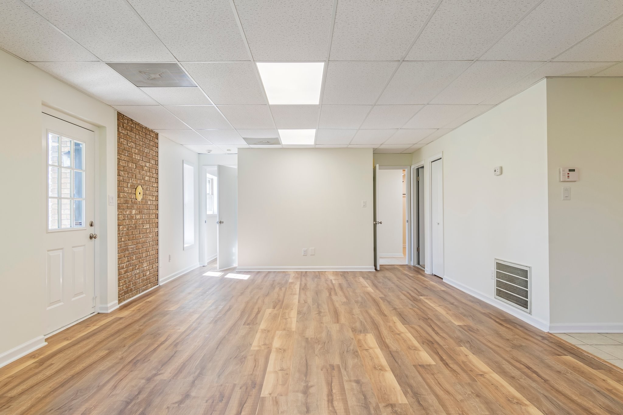 Columbia, Tennessee 38401, United States, 4 Bedrooms Bedrooms, ,3 BathroomsBathrooms,Residential,Active,93716