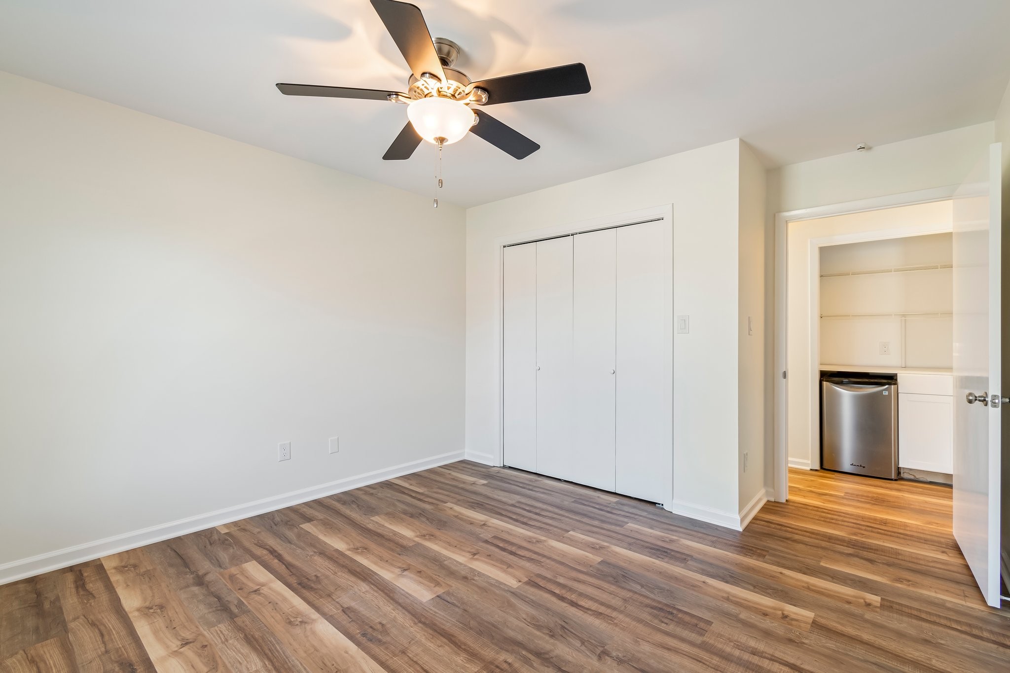 Columbia, Tennessee 38401, United States, 4 Bedrooms Bedrooms, ,3 BathroomsBathrooms,Residential,Active,93716