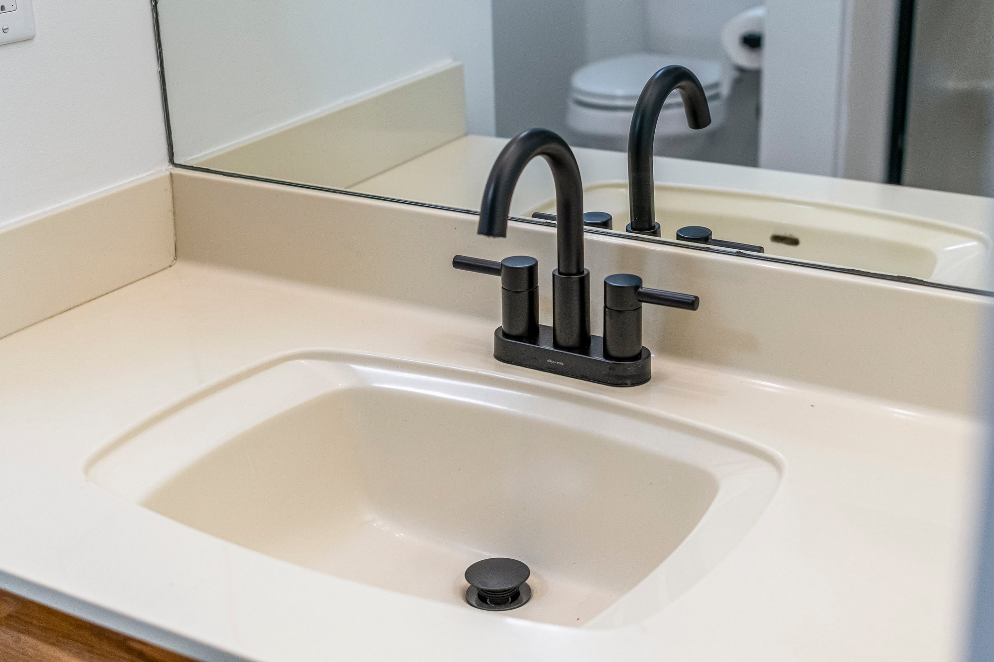 Columbia, Tennessee 38401, United States, 4 Bedrooms Bedrooms, ,3 BathroomsBathrooms,Residential,Active,93716