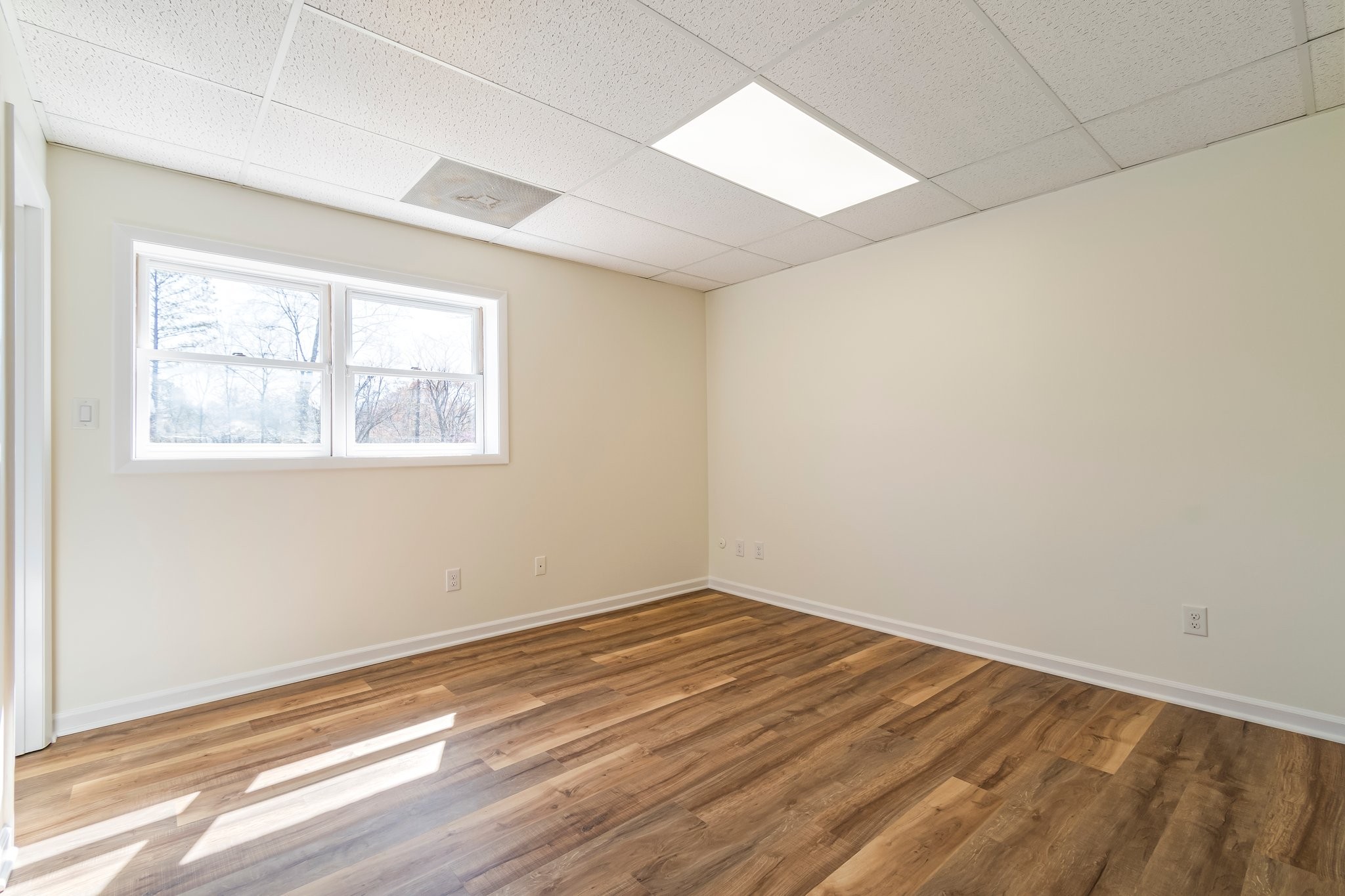 Columbia, Tennessee 38401, United States, 4 Bedrooms Bedrooms, ,3 BathroomsBathrooms,Residential,Active,93716