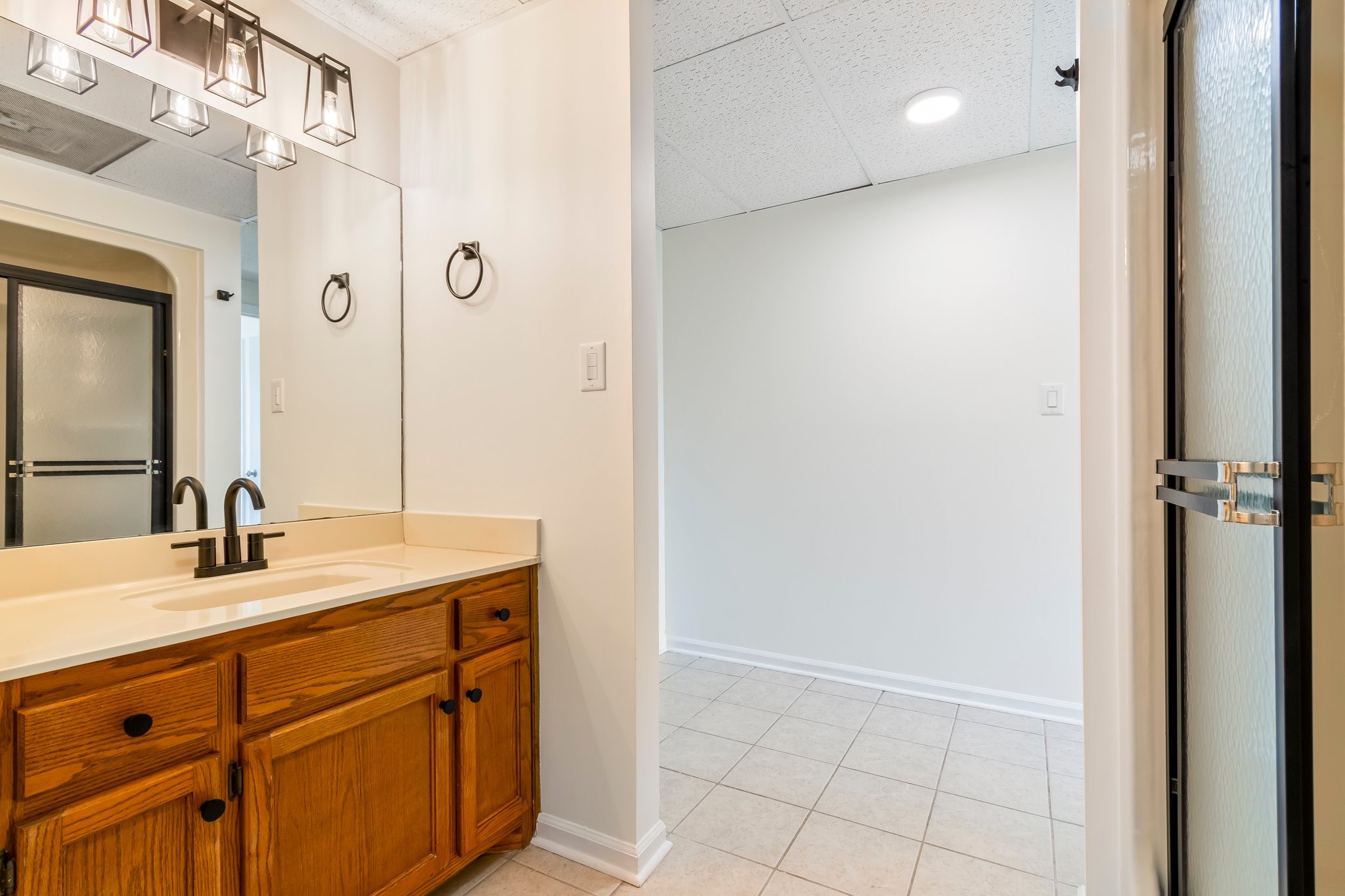 Columbia, Tennessee 38401, United States, 4 Bedrooms Bedrooms, ,3 BathroomsBathrooms,Residential,Active,93716