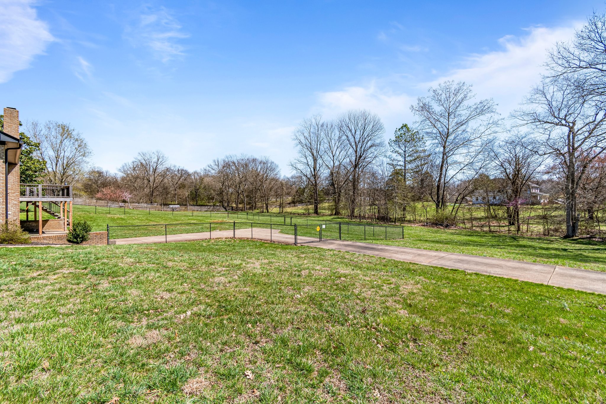 Columbia, Tennessee 38401, United States, 4 Bedrooms Bedrooms, ,3 BathroomsBathrooms,Residential,Active,93716