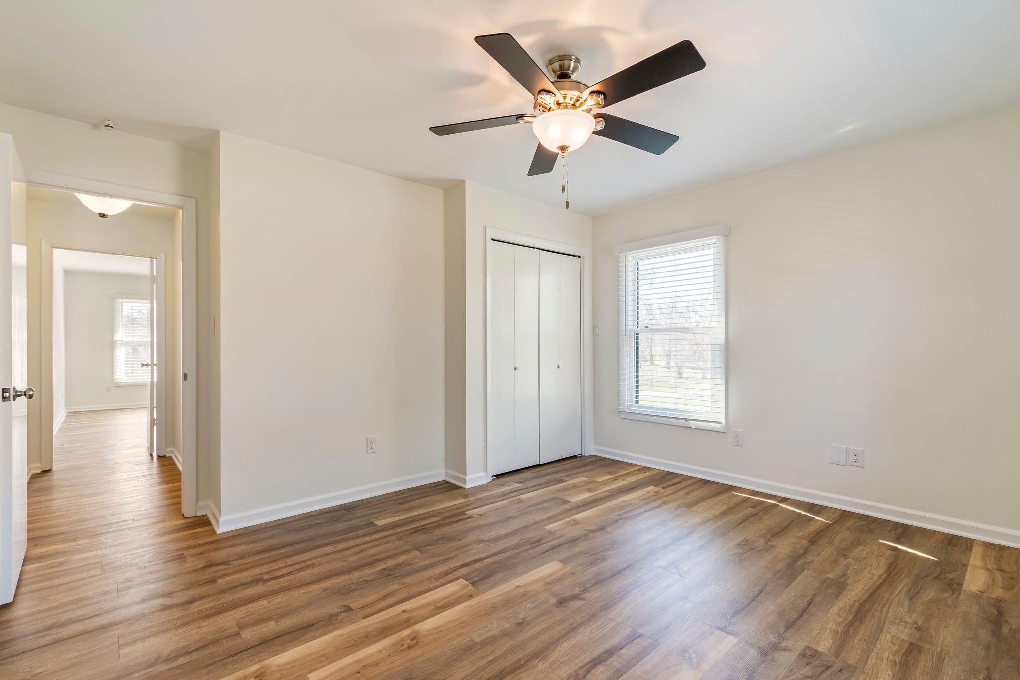 Columbia, Tennessee 38401, United States, 4 Bedrooms Bedrooms, ,3 BathroomsBathrooms,Residential,Active,93716