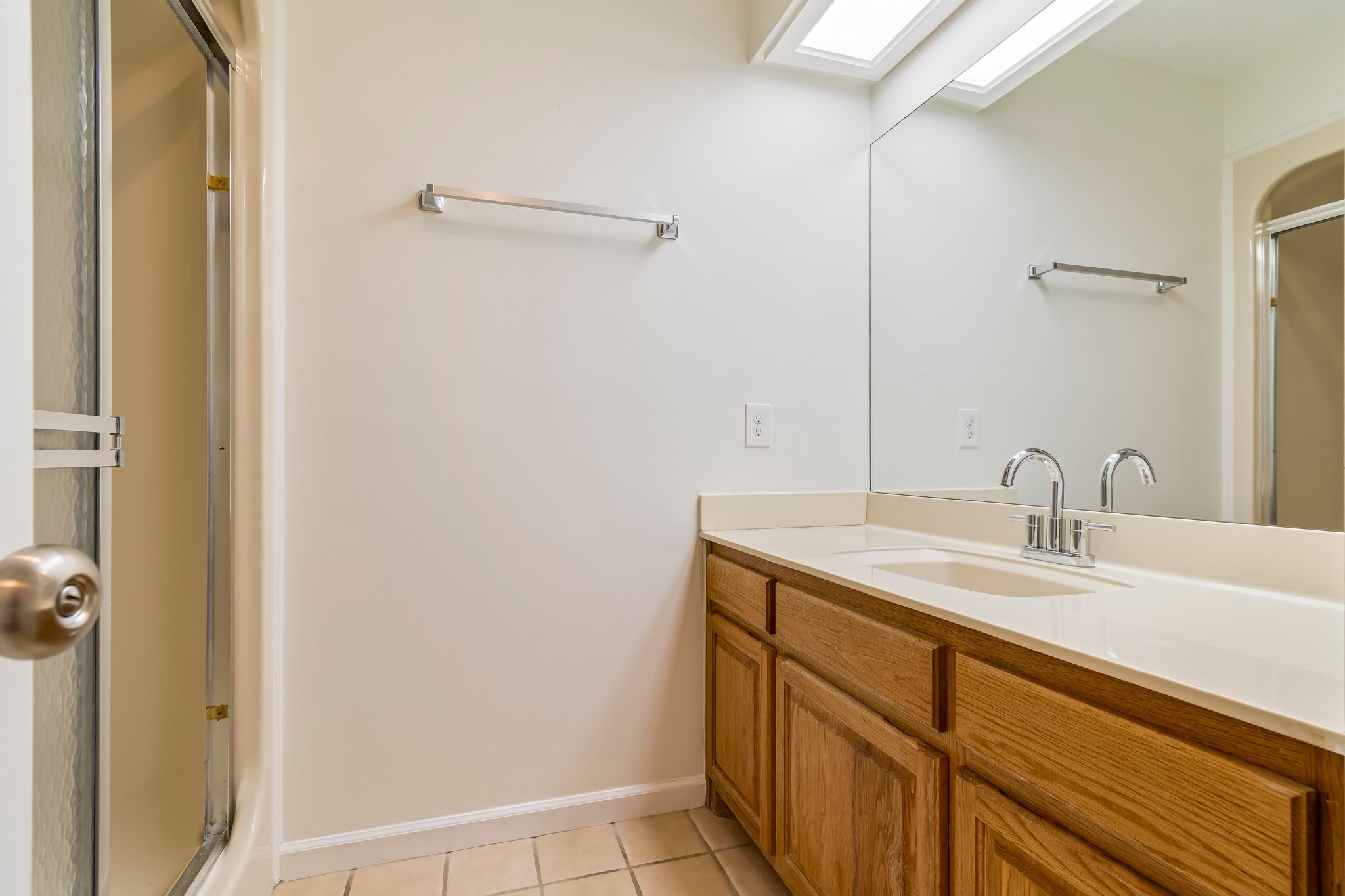 Columbia, Tennessee 38401, United States, 4 Bedrooms Bedrooms, ,3 BathroomsBathrooms,Residential,Active,93716