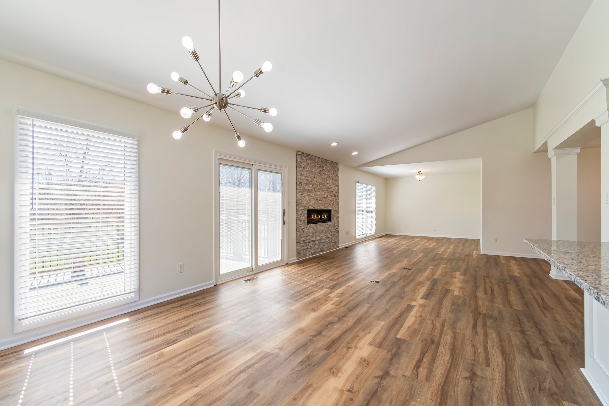 Columbia, Tennessee 38401, United States, 4 Bedrooms Bedrooms, ,3 BathroomsBathrooms,Residential,Active,93716