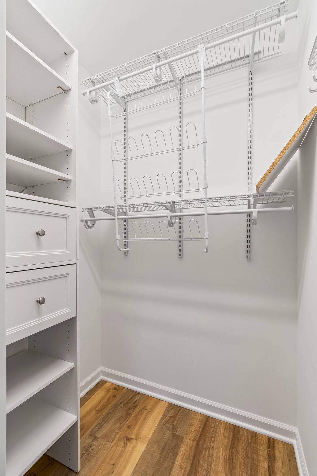 Columbia, Tennessee 38401, United States, 4 Bedrooms Bedrooms, ,3 BathroomsBathrooms,Residential,Active,93716