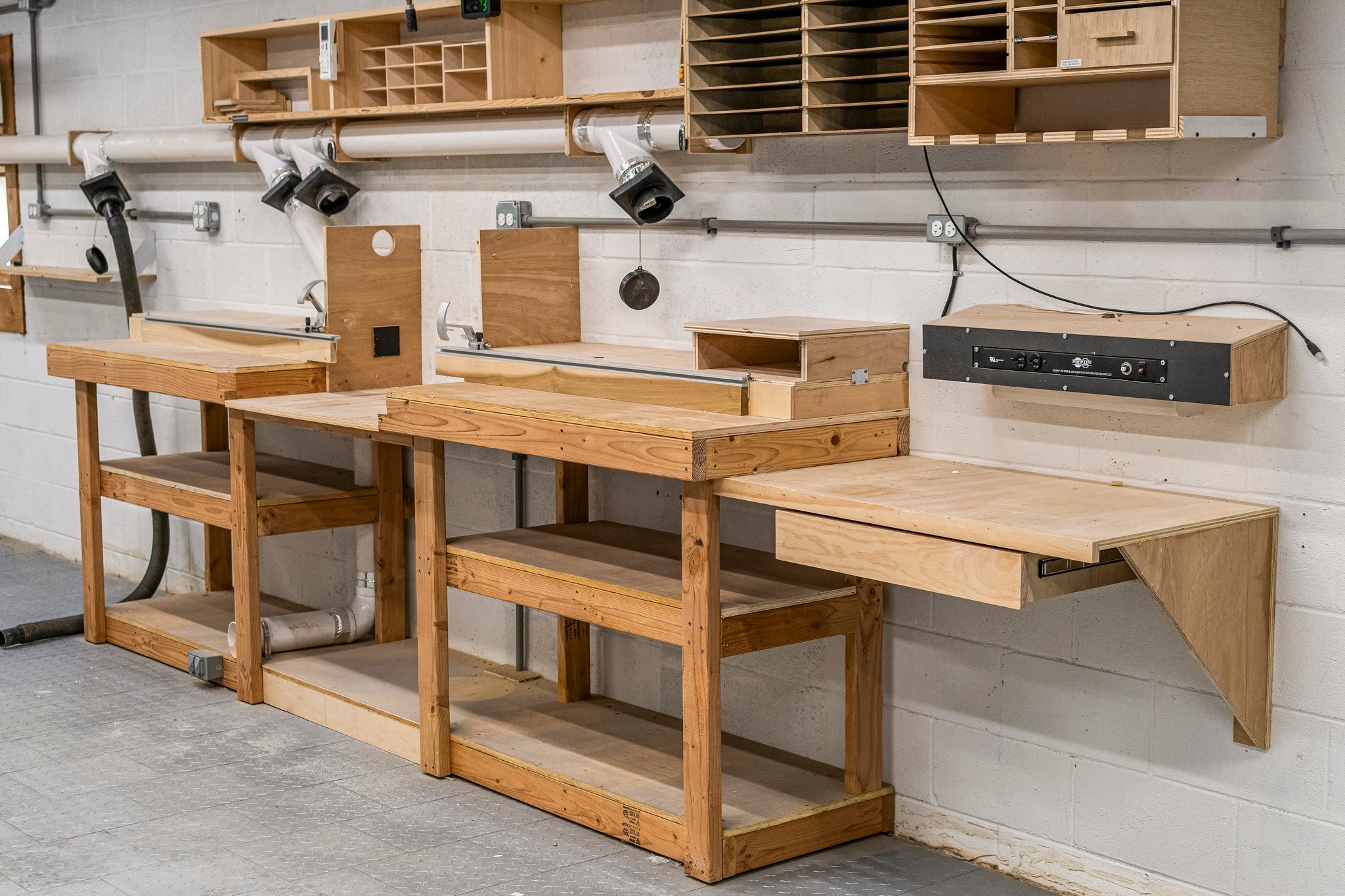 Columbia, Tennessee 38401, United States, 4 Bedrooms Bedrooms, ,3 BathroomsBathrooms,Residential,Active,93716