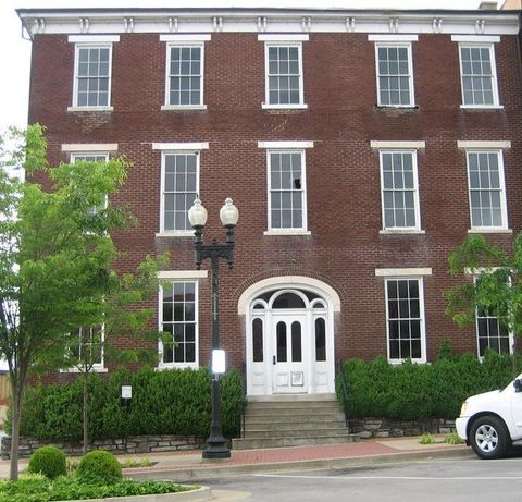 706 N Main St Columbia TN 38401