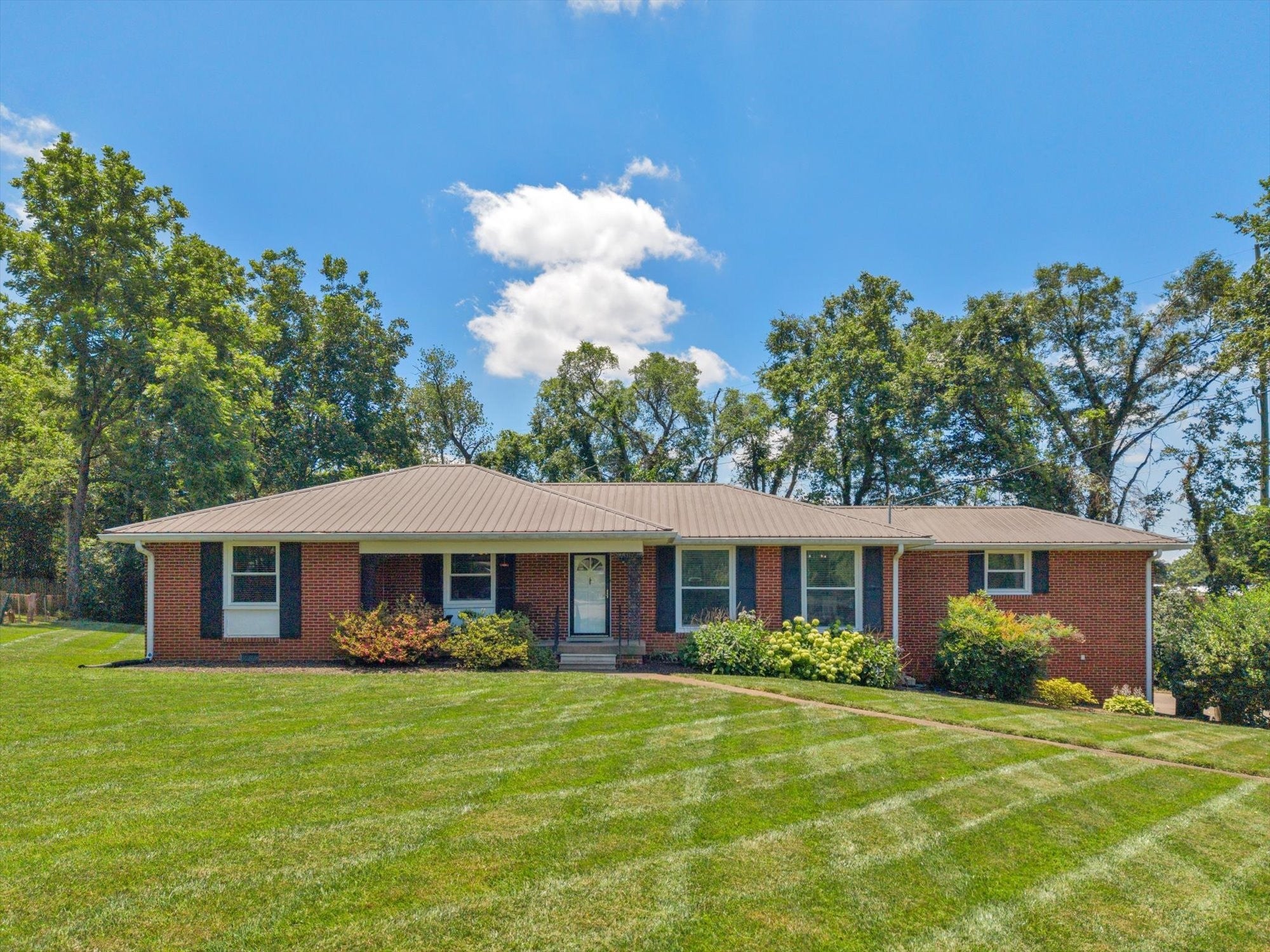 3-bed listing at 2801 Capella Ct, Nashville