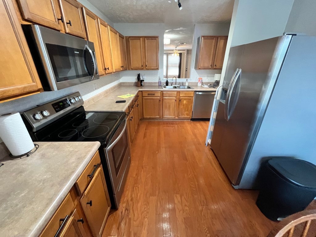 5976 Monroe Xing