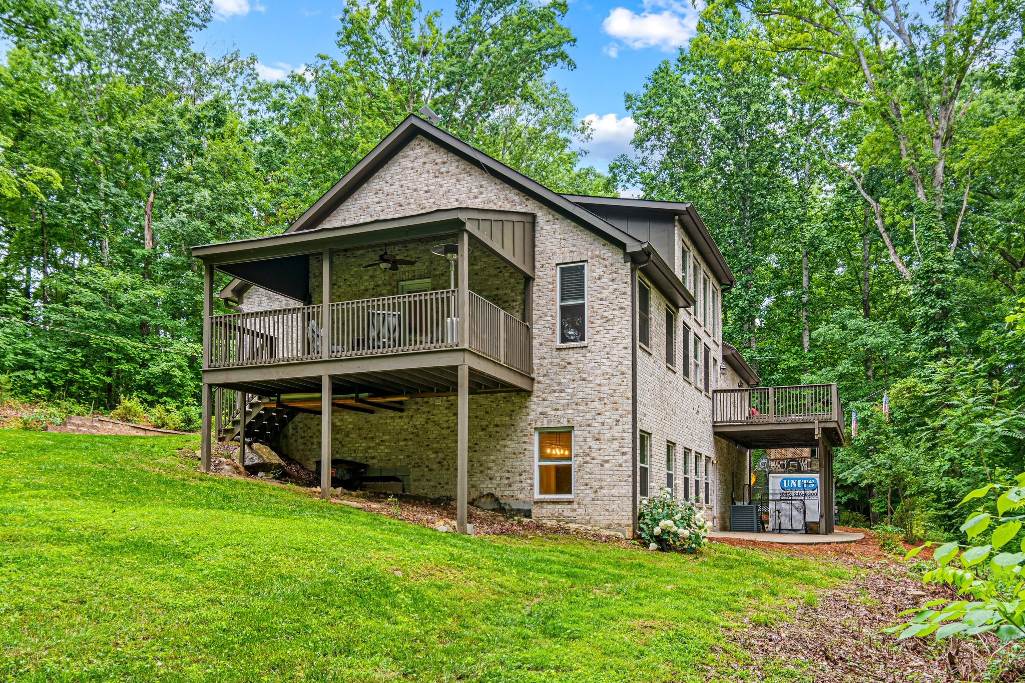 4545 Sears Rd