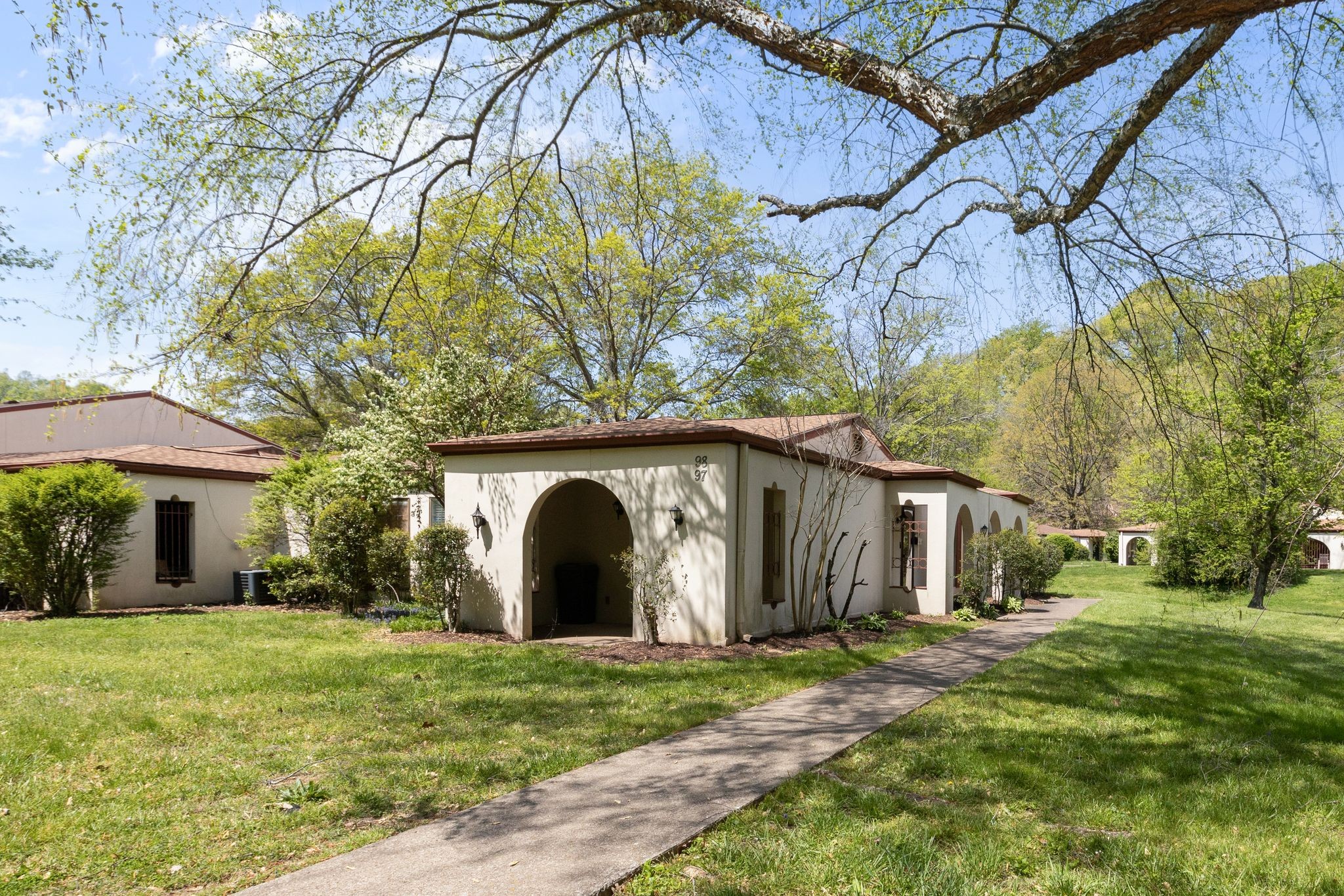 214 Old Hickory Blvd 98