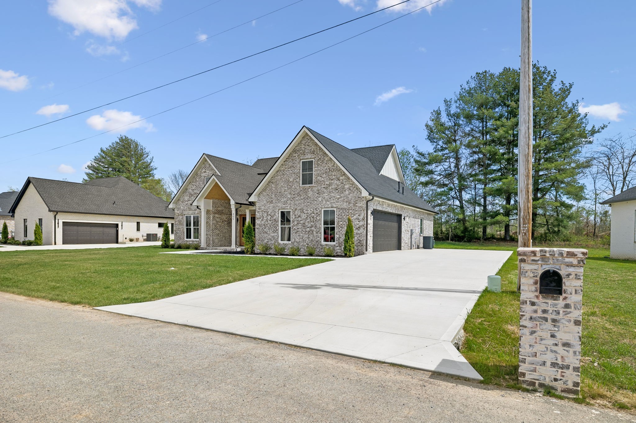 405 Chestnut Oak Ave