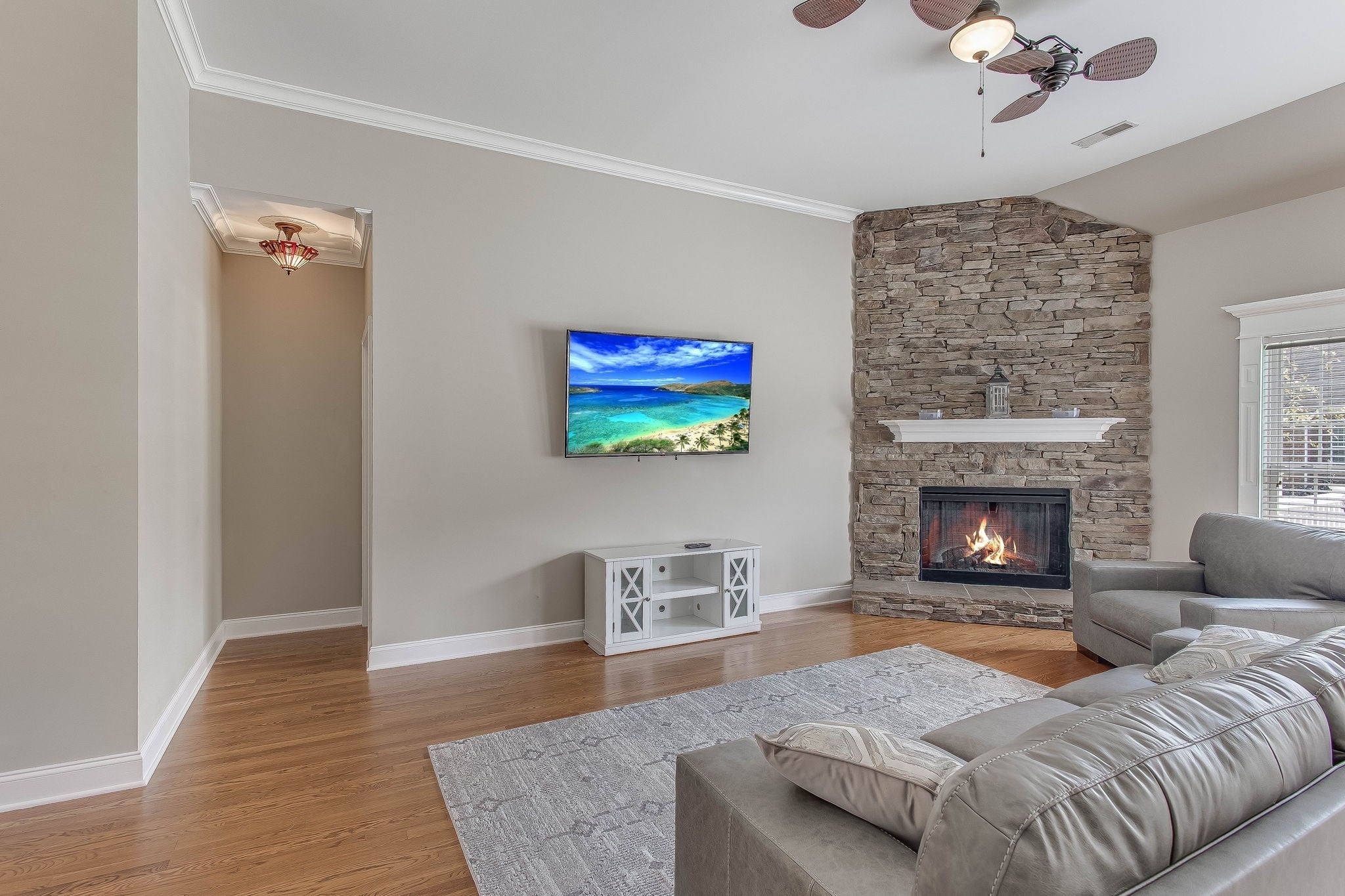 3630 Geneva Dr