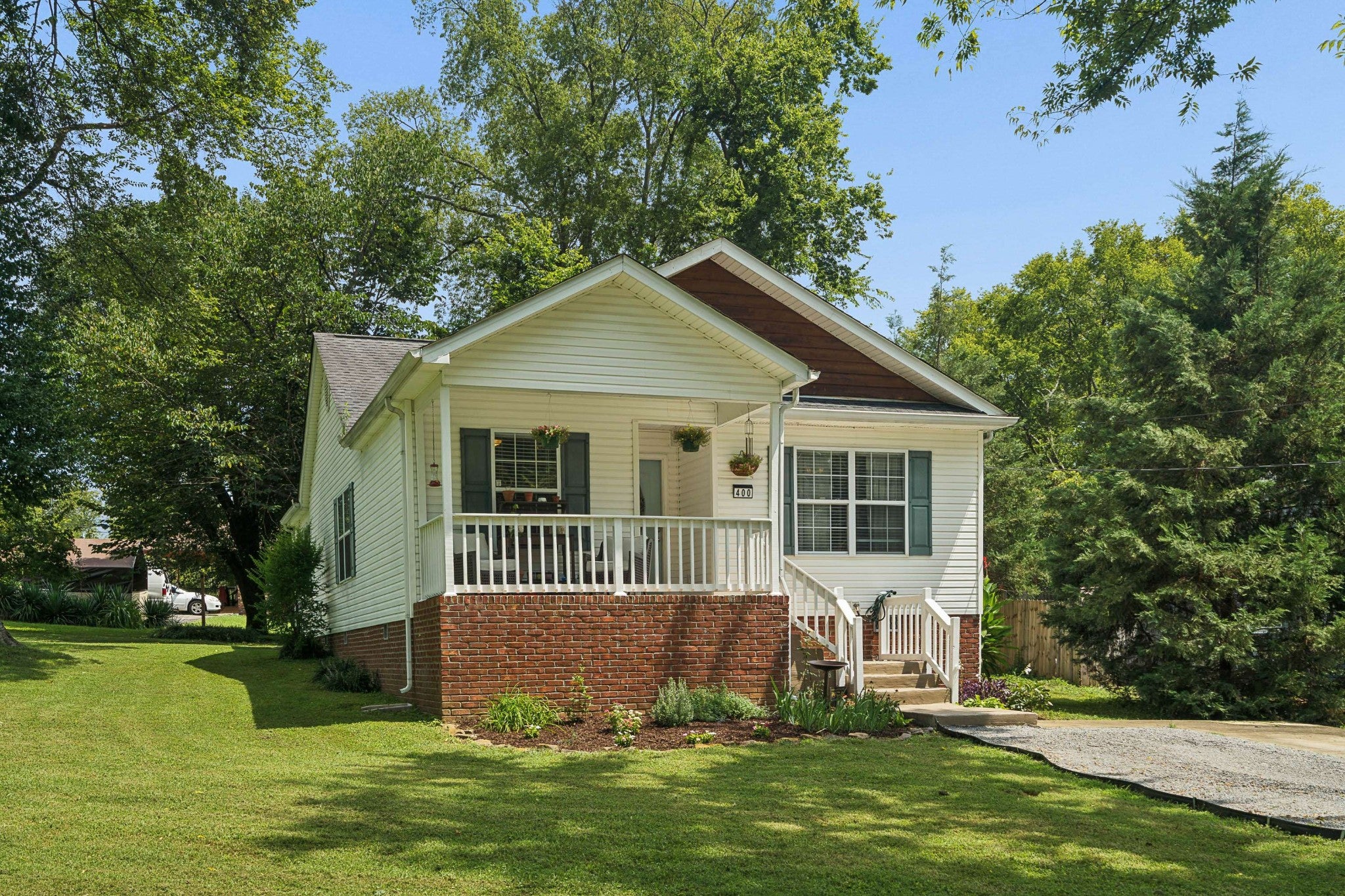 3-bed home at 400 Indian Trl, Madison, sold September 17, 2026