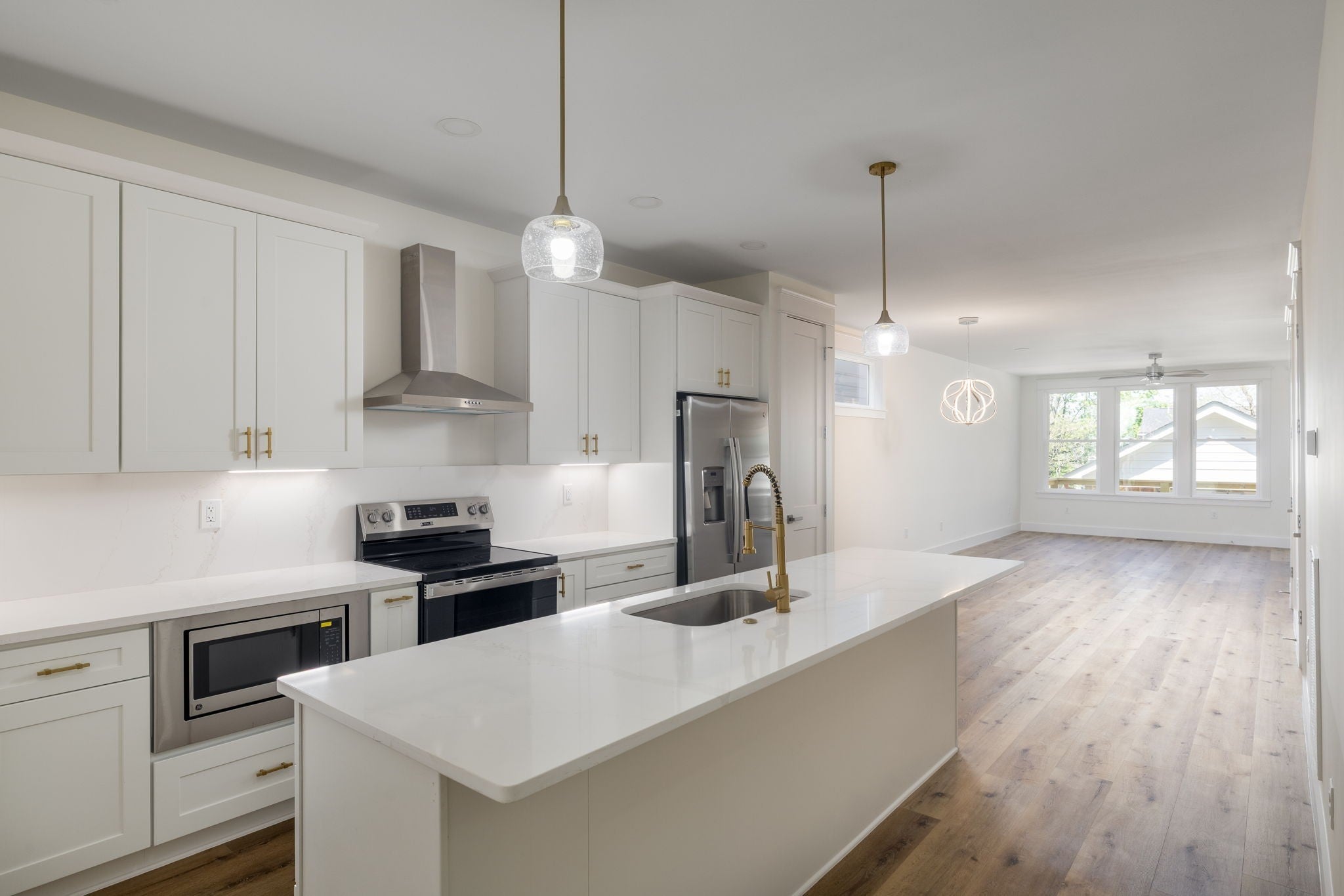 4-bed condo for sale in Nashville, TN 37210, 340a Peachtree St 340a Peachtree St, Nashville TN 37210 4-bed condo, photo 3 of 25