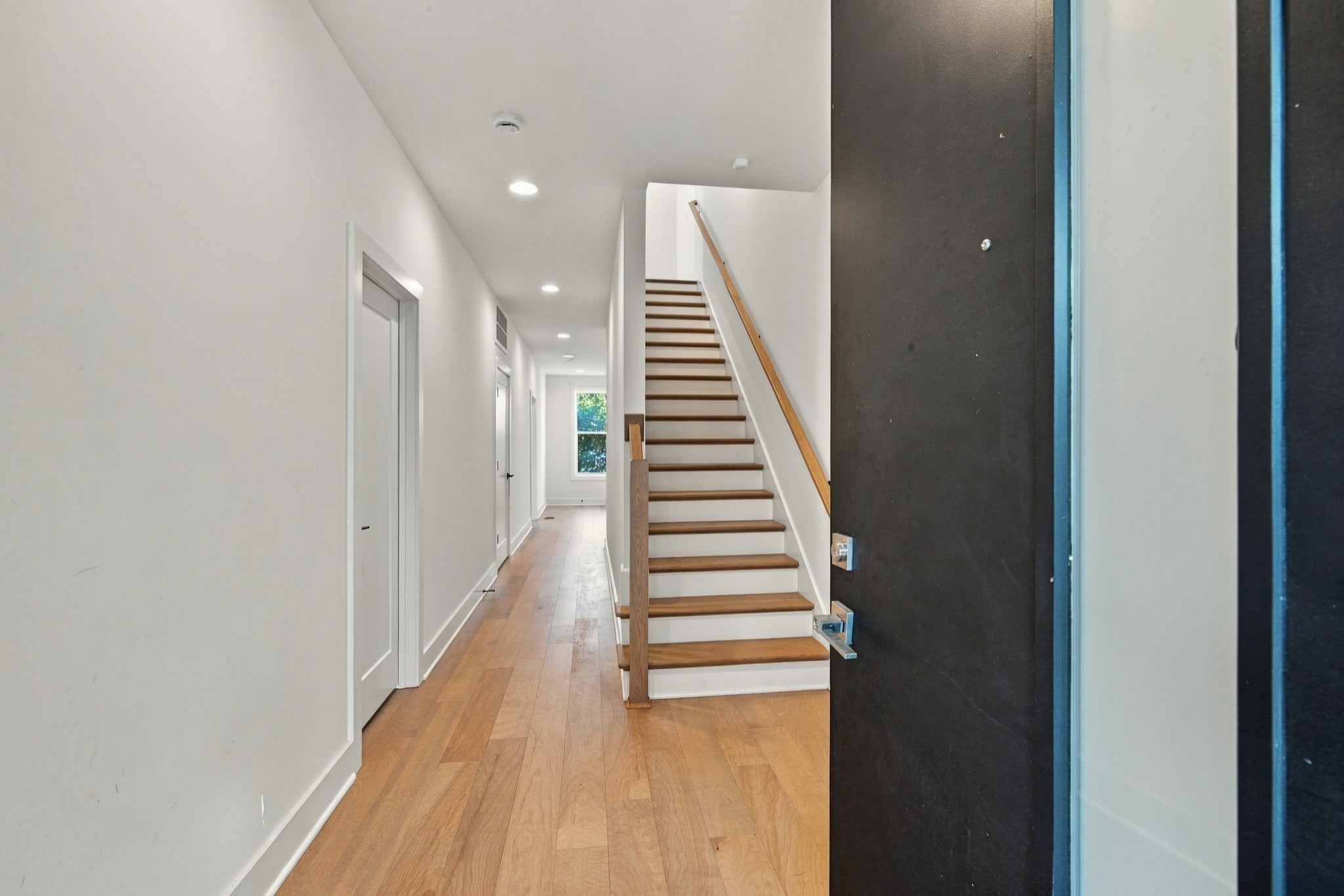 505 Community Ct 1