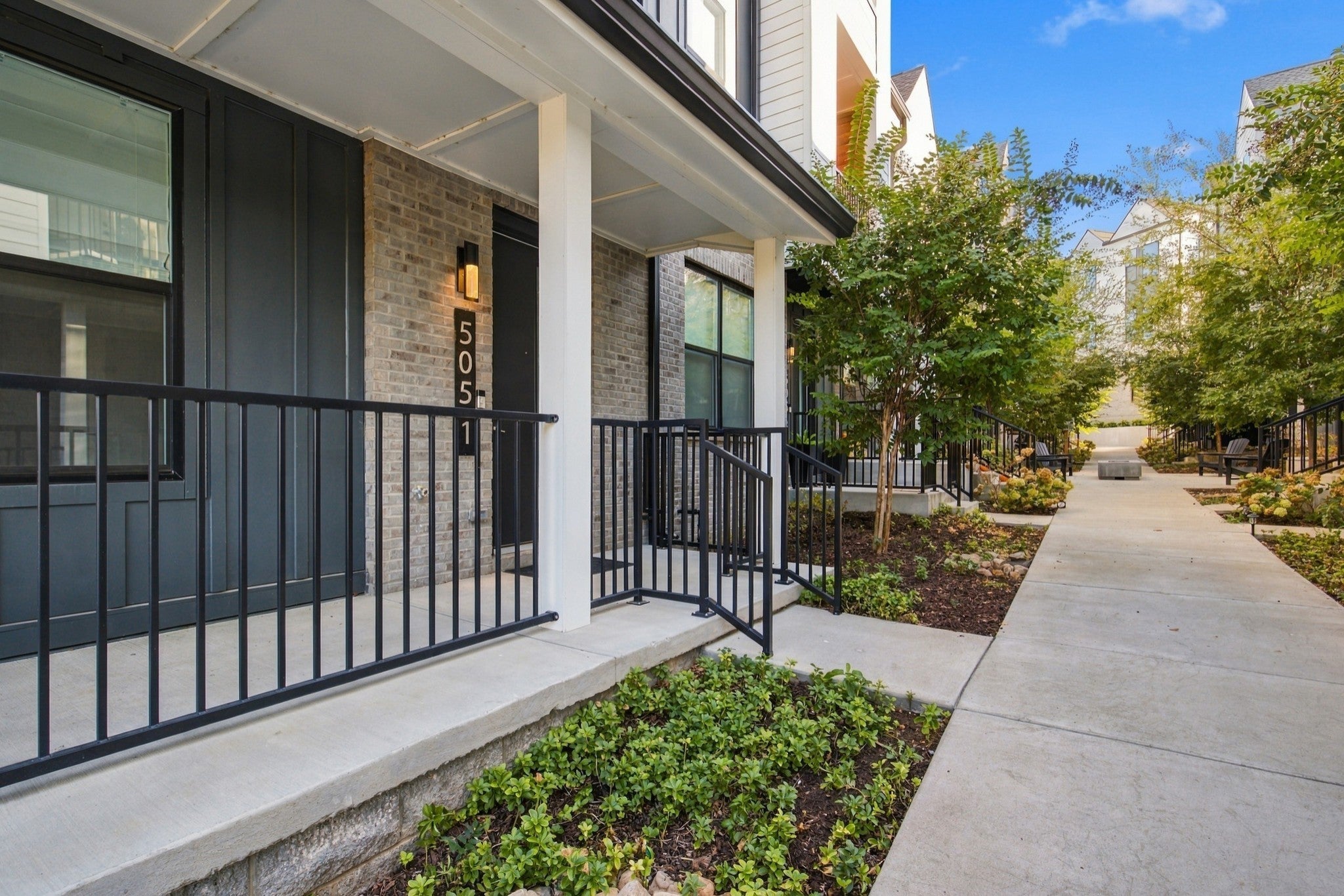 505 Community Ct 1