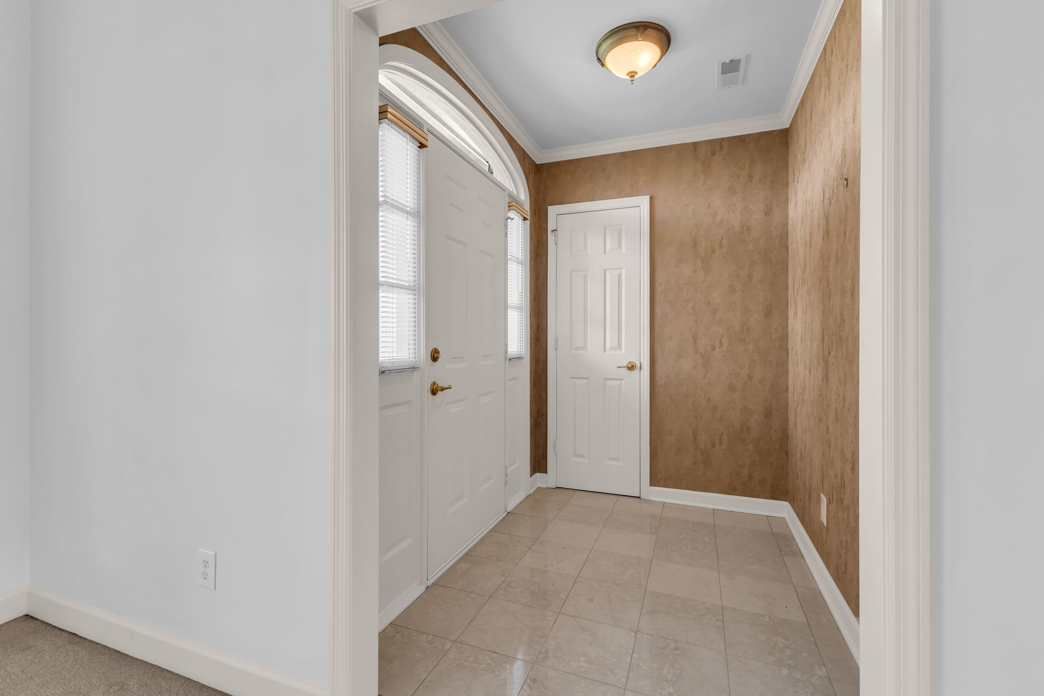 8008 Sunrise Cir