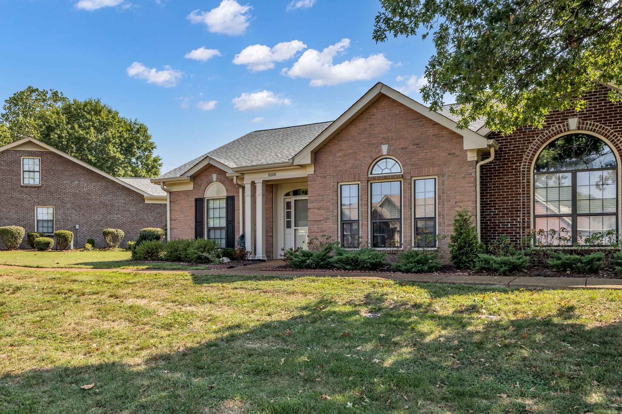 8008 Sunrise Cir