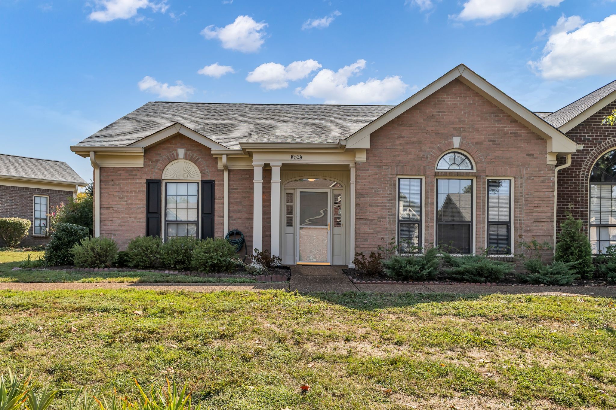 8008 Sunrise Cir