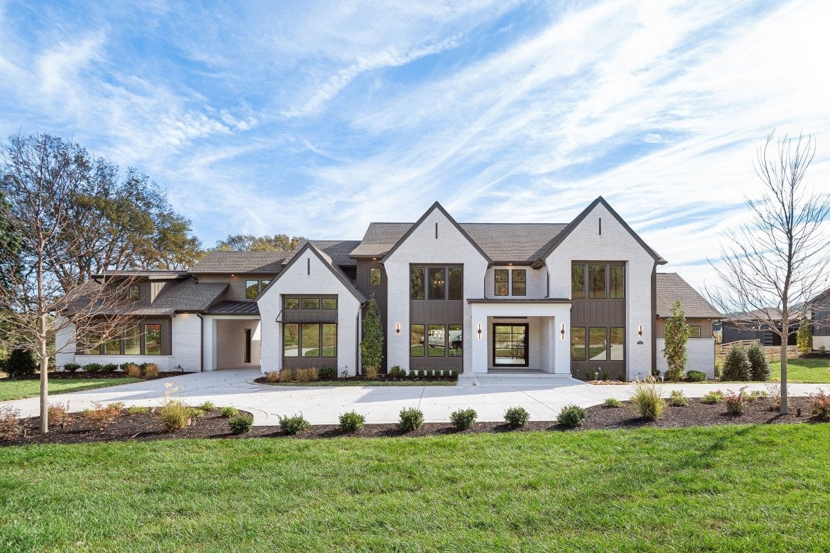 7027 Hyde Park Trail