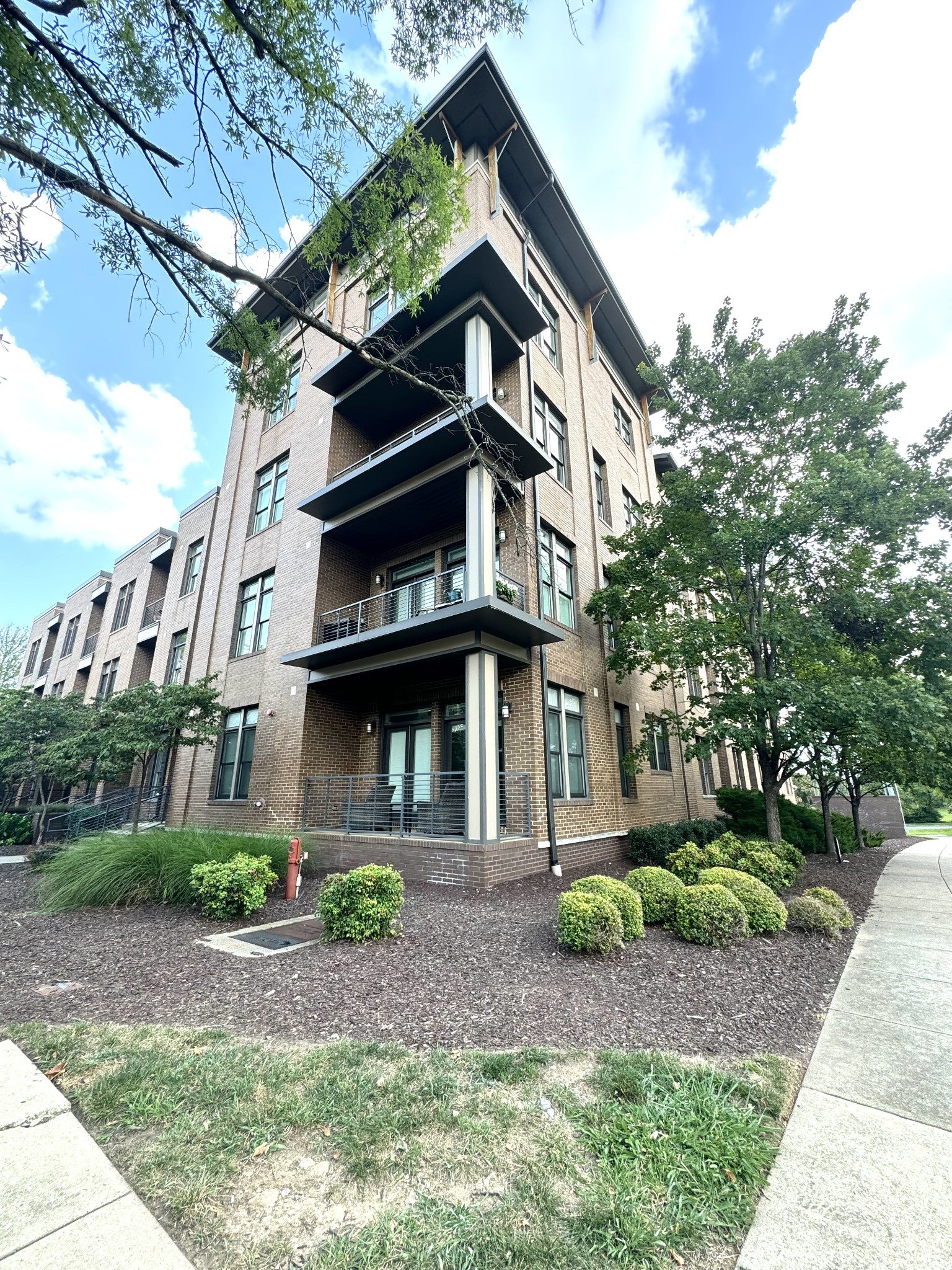 1706 18th Ave S 109