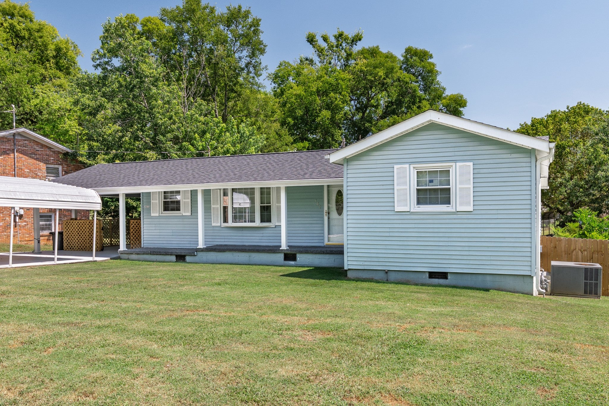142 Circle Dr