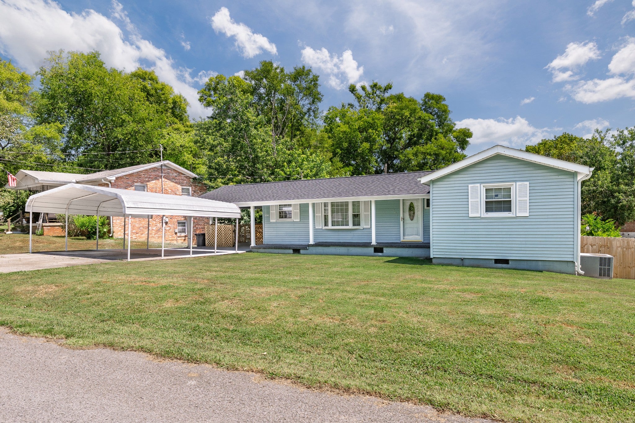 142 Circle Dr