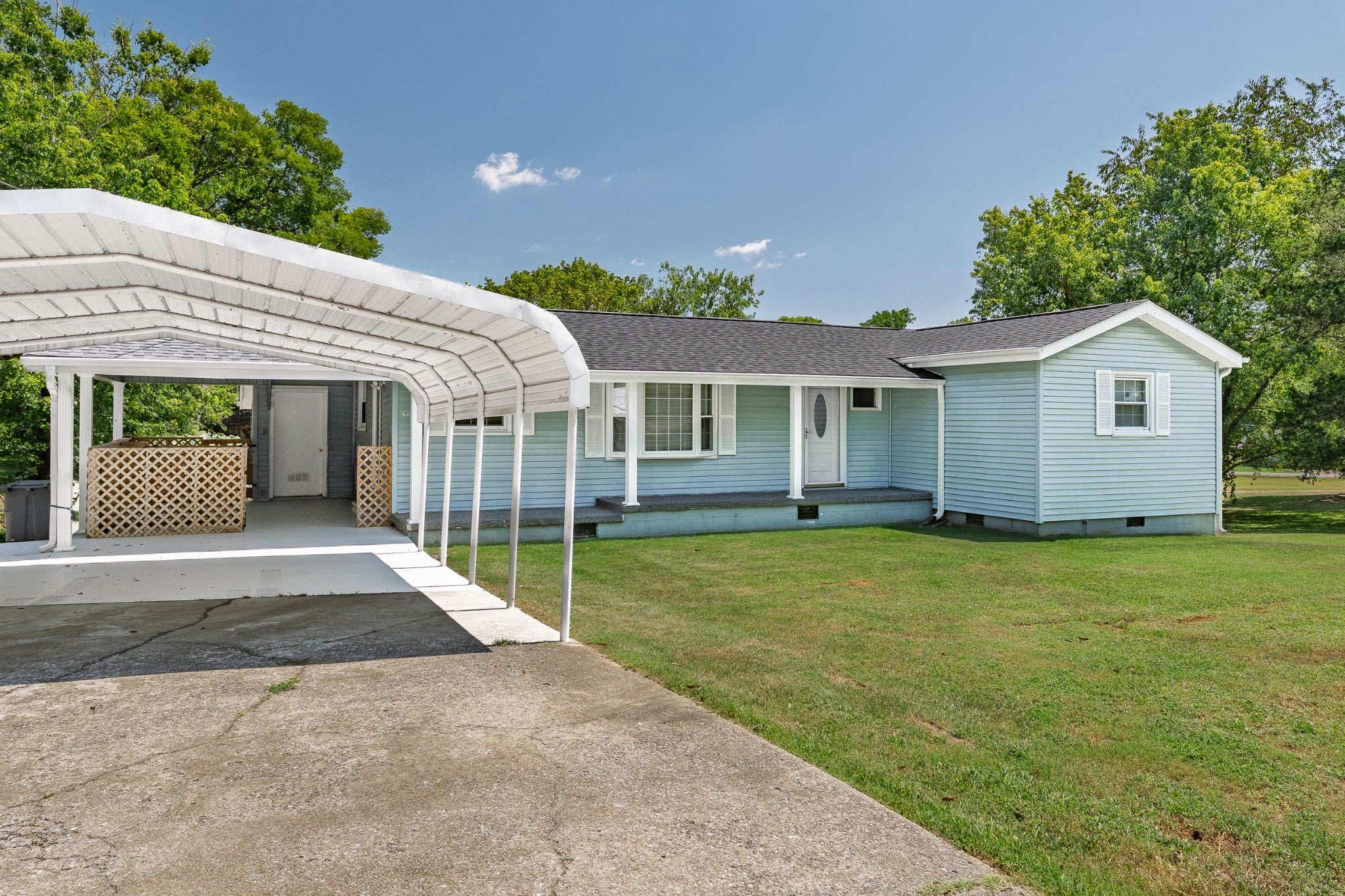 142 Circle Dr