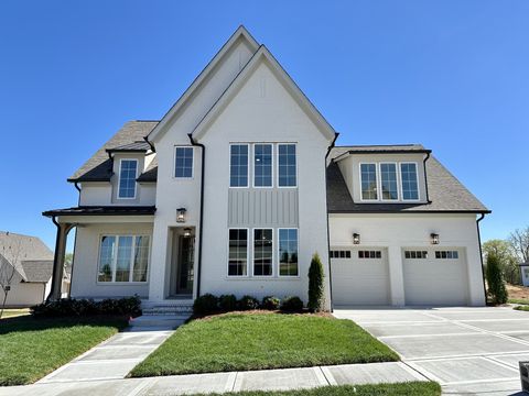 Photo of 2761 Otterham Dr, Thompsons Station, TN 37179 (MLS # 2632197)