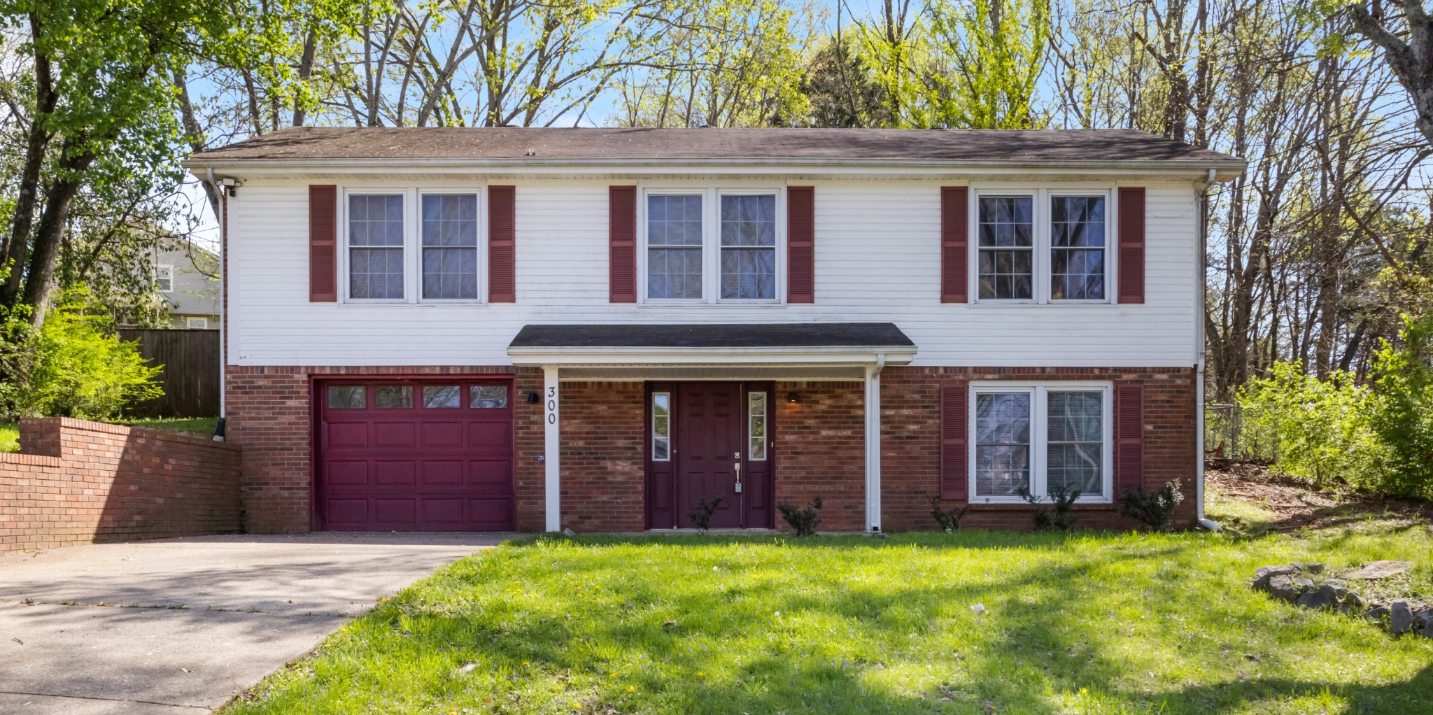 300 Grassland Dr