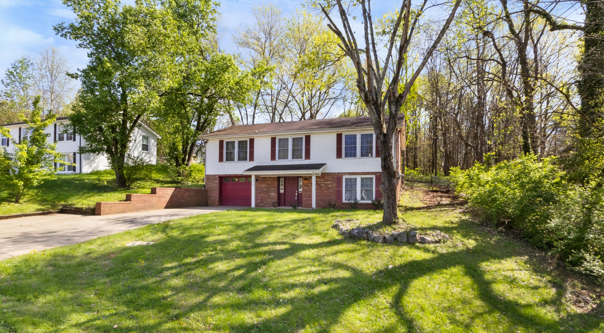 300 Grassland Dr